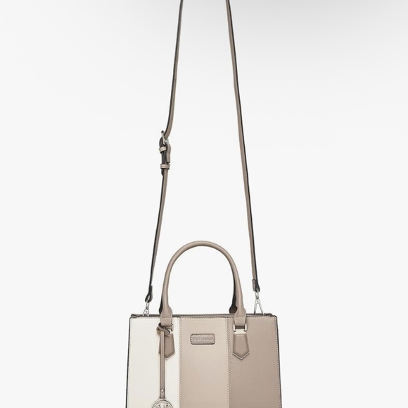 Bags - Picture 6 of 8